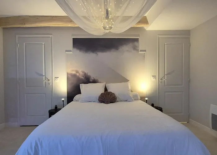 Apartment Atypiques - *** - & Balneo Saumur